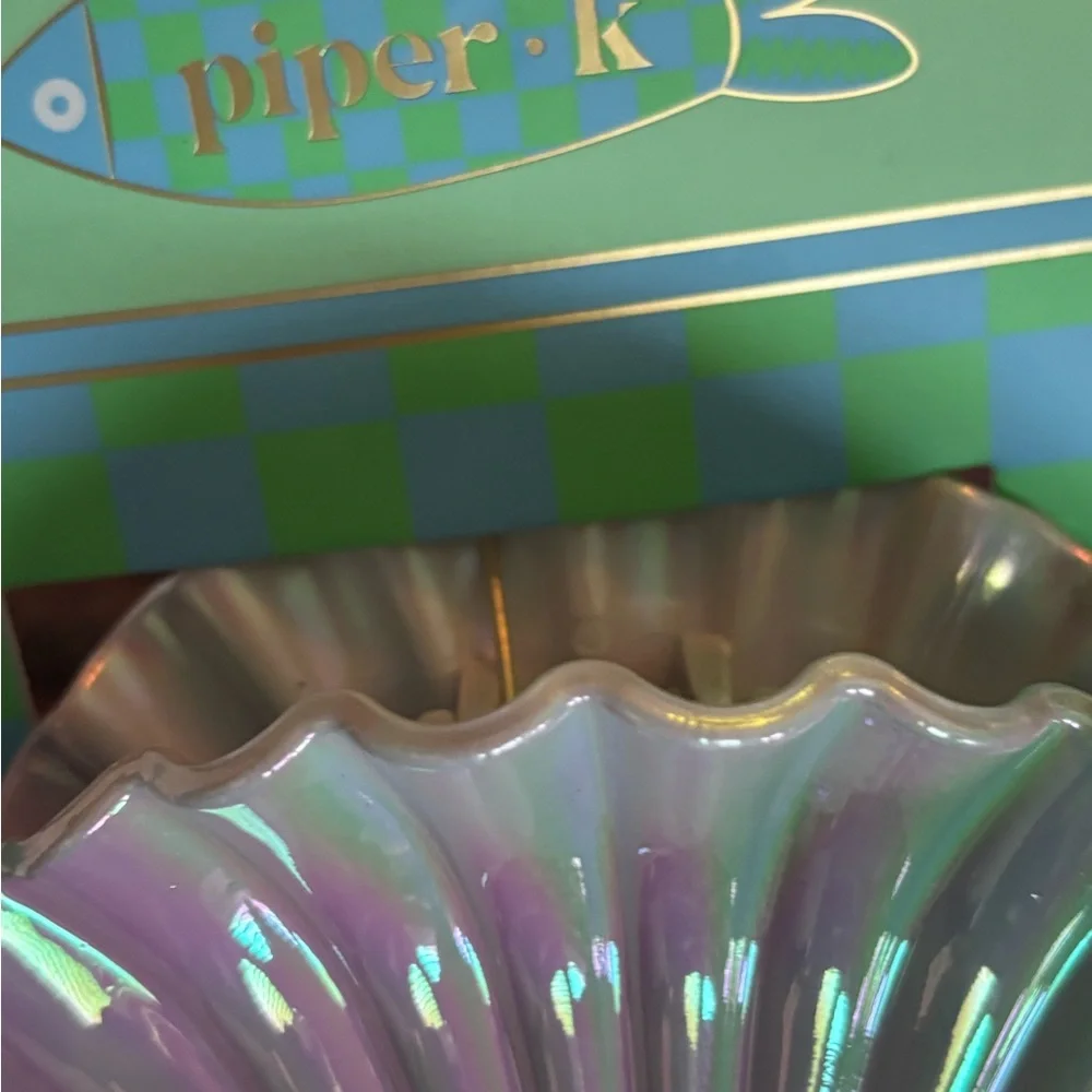 NWT Piper K Pearly iridescent Shell Hair Clips Set of 3